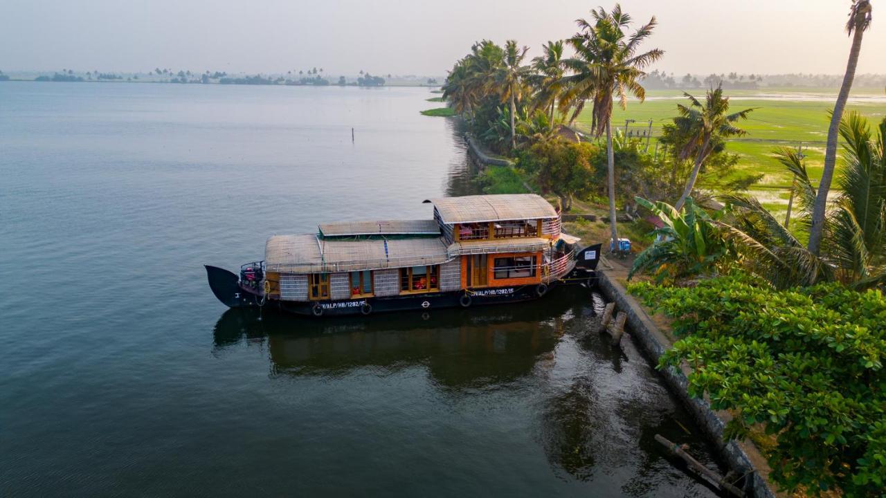 Kera Houseboats Alleppey Botel Alappuzha