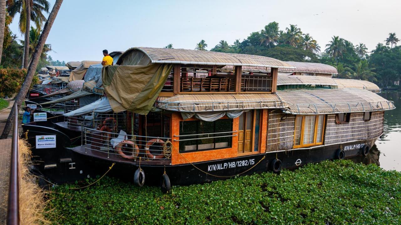 Kera Houseboats Alleppey Botel