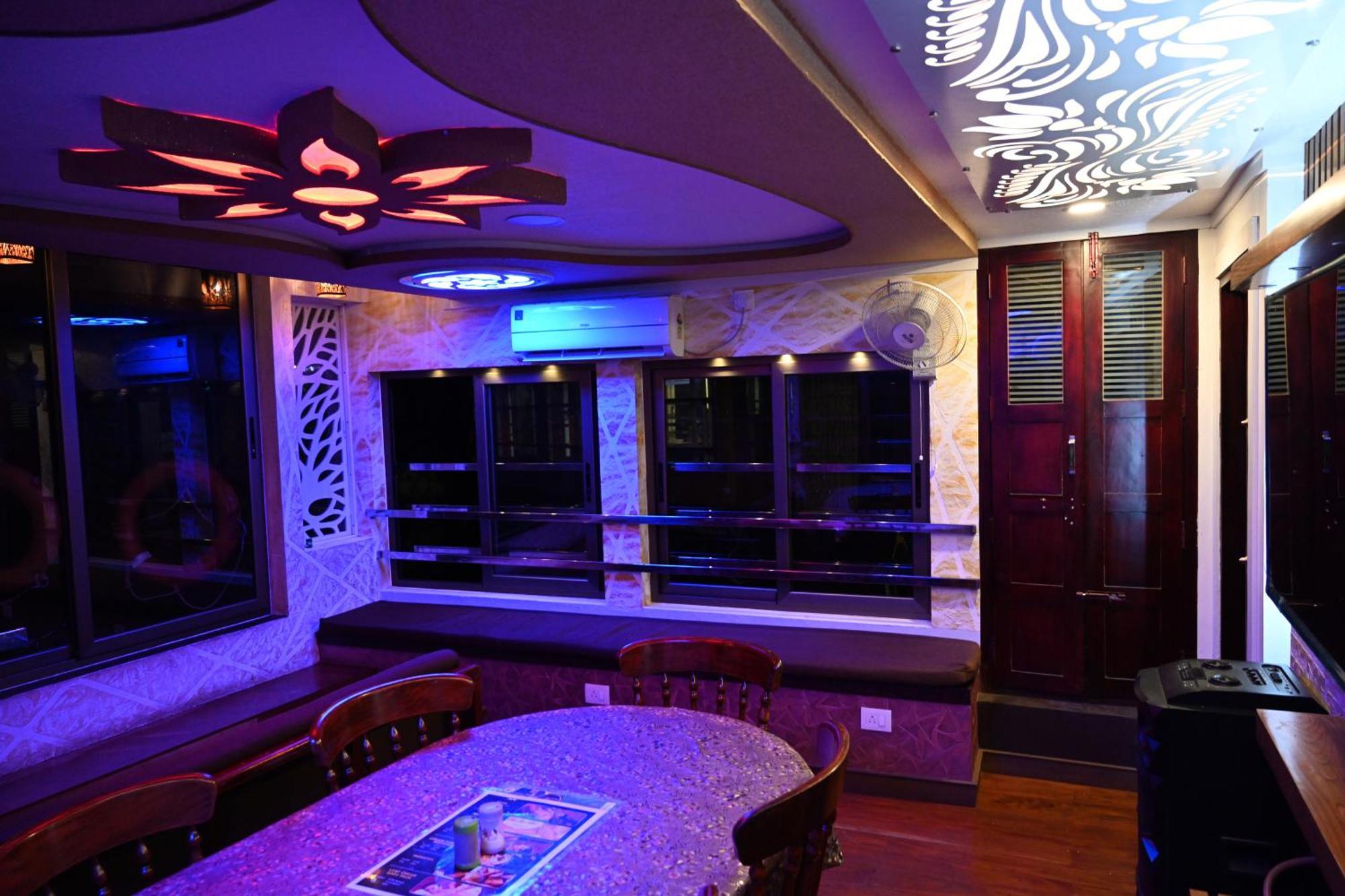 Kera Houseboats Alleppey
