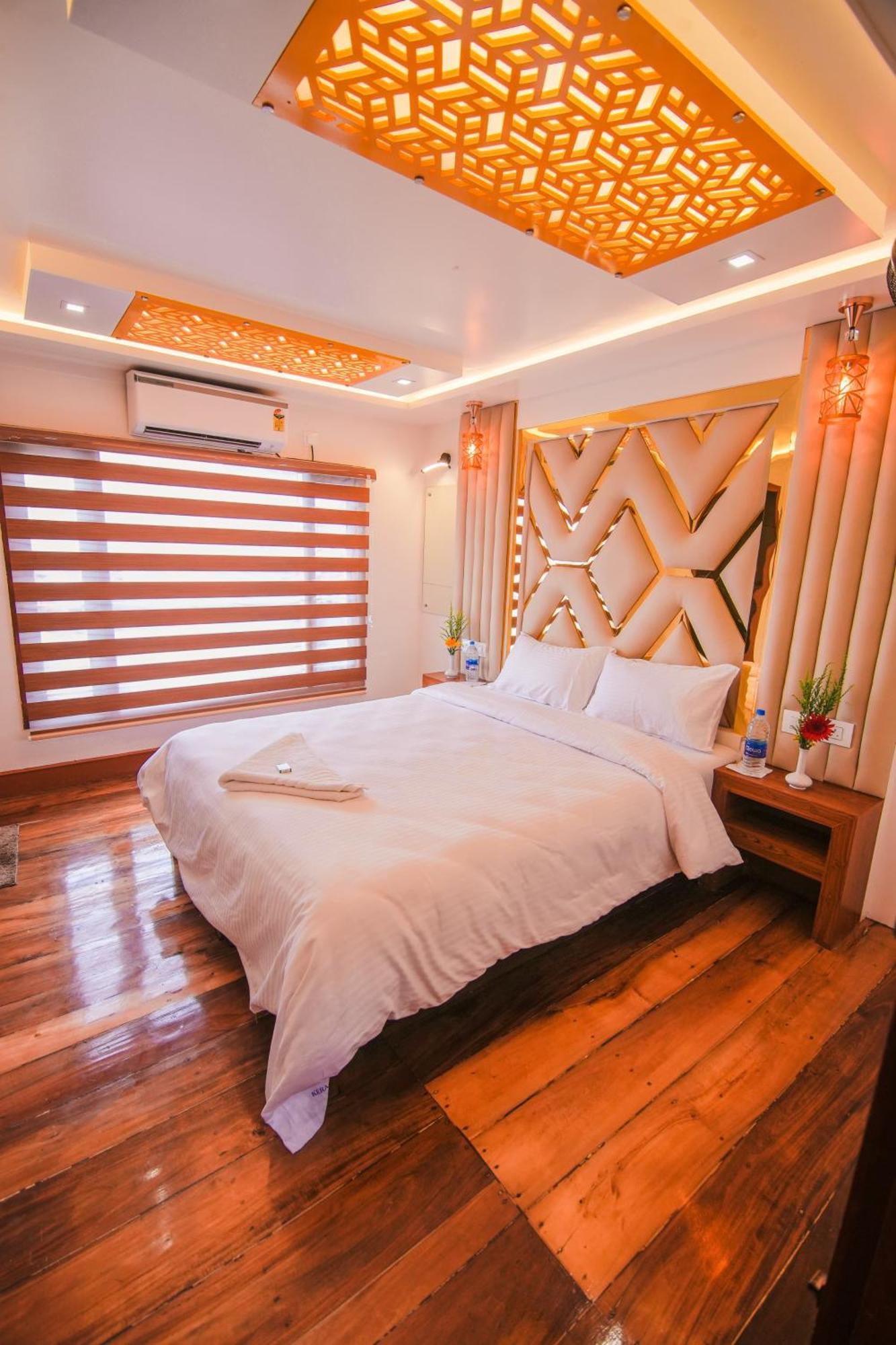 Kera Houseboats Alleppey Botel Alappuzha