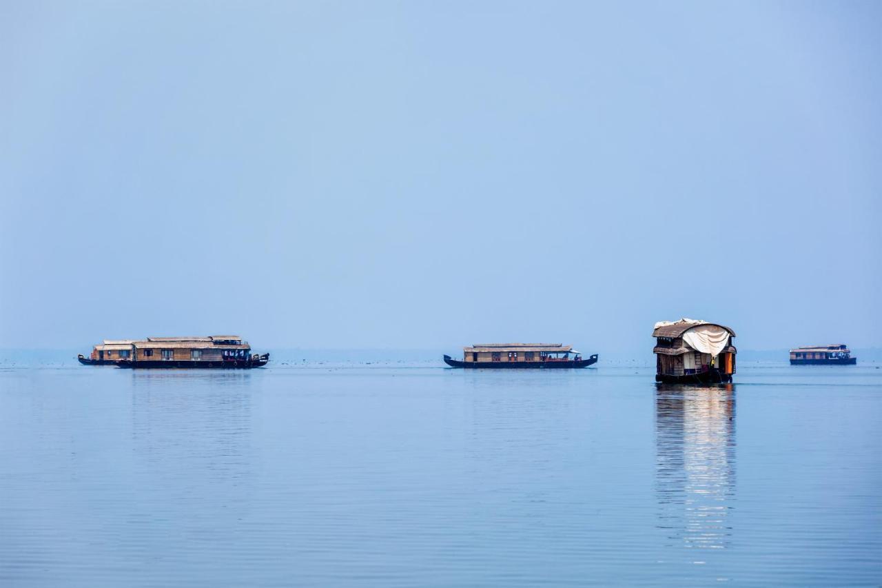 Kera Houseboats Alleppey Botel