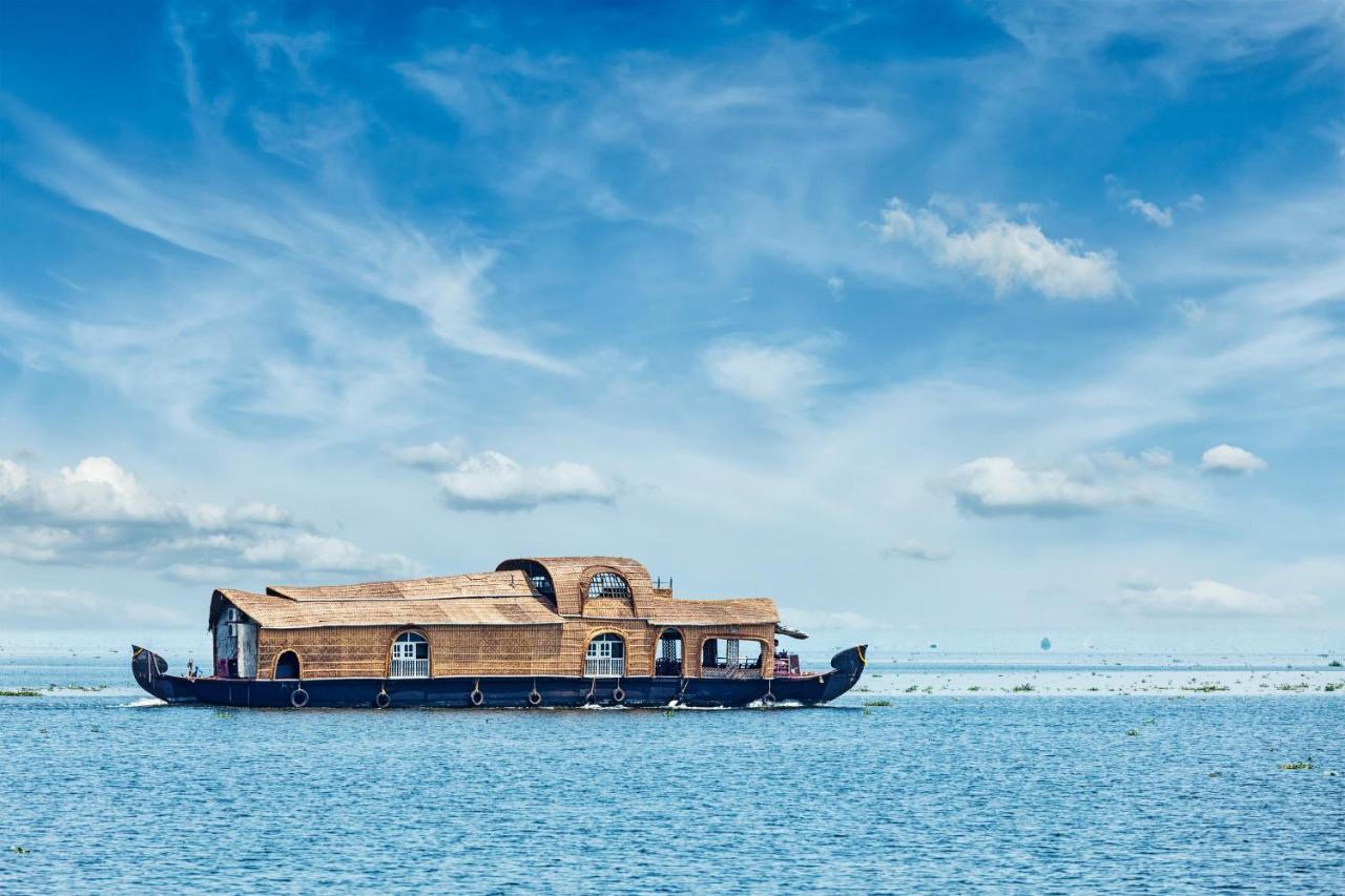 Kera Houseboats Alleppey Botel