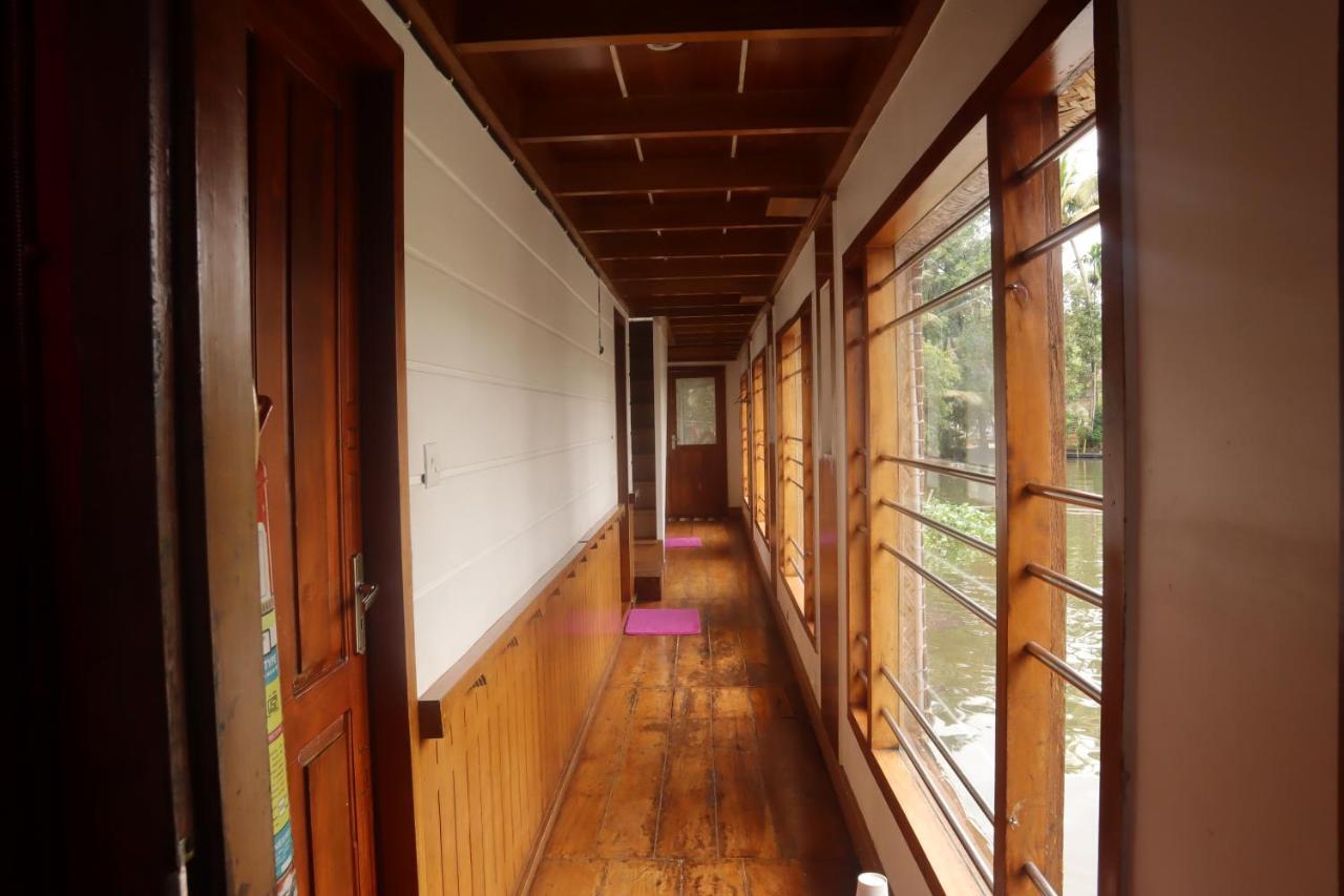 Botel Kera Houseboats Alleppey *